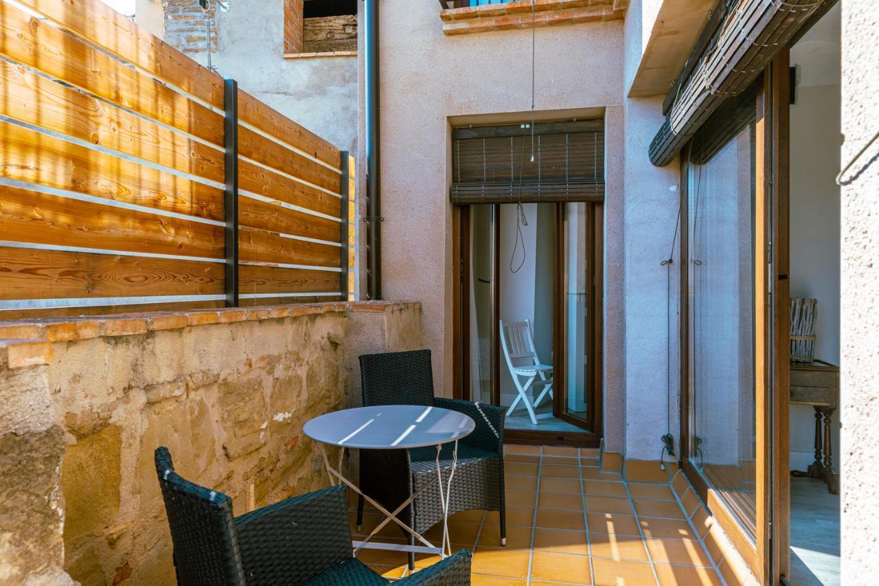 Apartamentos Vino Tinto Y Restaurante Tomate Rosa Adahuesca Eksteriør bilde