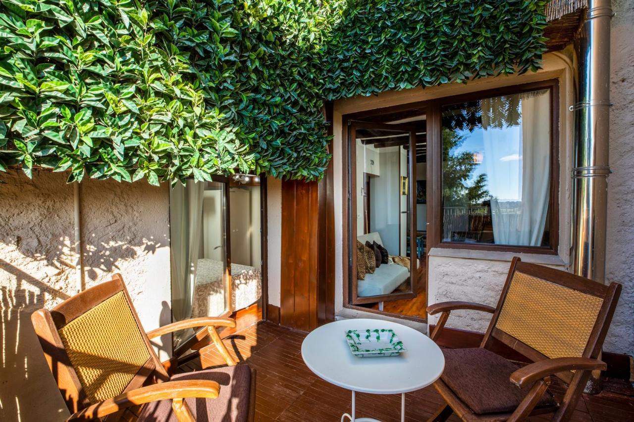 Apartamentos Vino Tinto Y Restaurante Tomate Rosa Adahuesca Eksteriør bilde