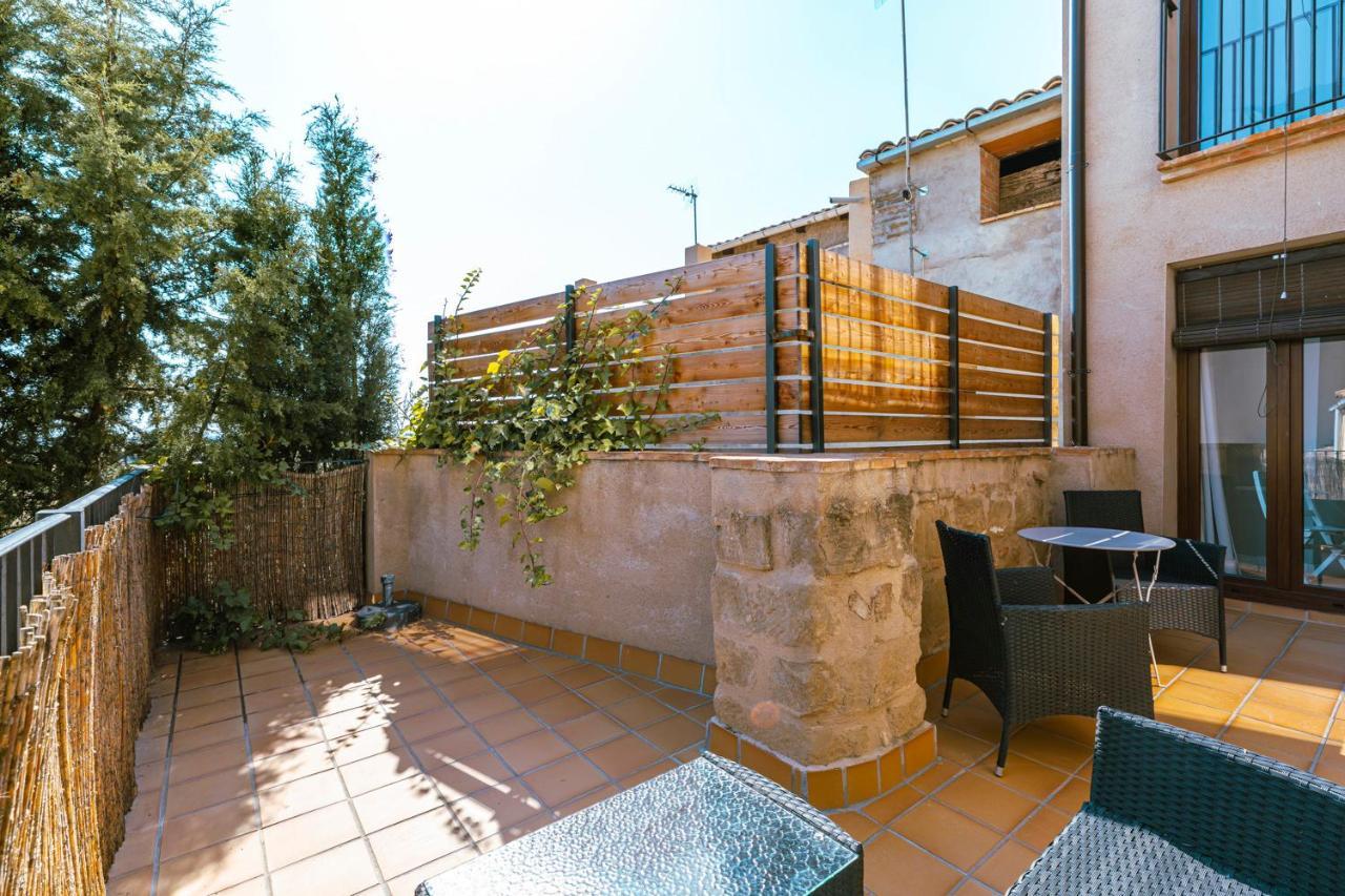Apartamentos Vino Tinto Y Restaurante Tomate Rosa Adahuesca Eksteriør bilde