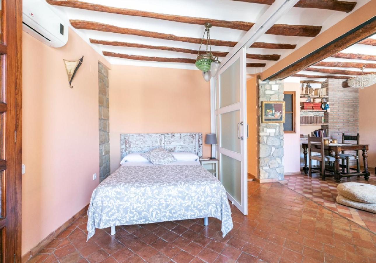 Apartamentos Vino Tinto Y Restaurante Tomate Rosa Adahuesca Eksteriør bilde