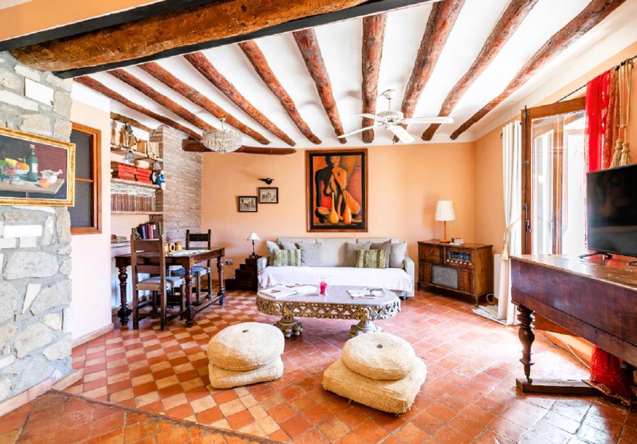 Apartamentos Vino Tinto Y Restaurante Tomate Rosa Adahuesca Eksteriør bilde