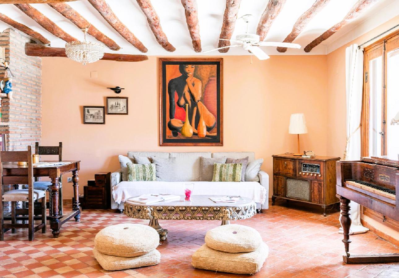 Apartamentos Vino Tinto Y Restaurante Tomate Rosa Adahuesca Eksteriør bilde